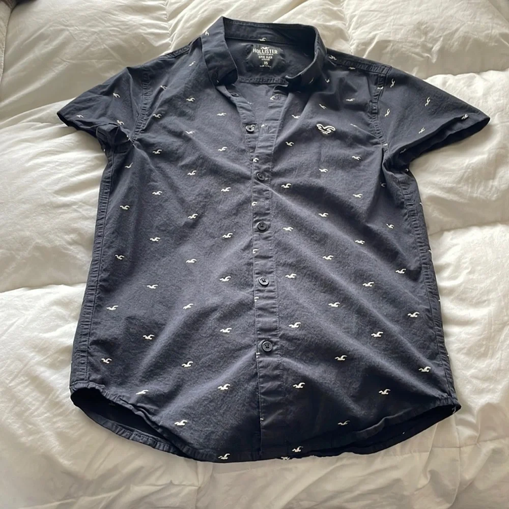 Hollister shortsleeve dress shirt - Picture 1 of 3